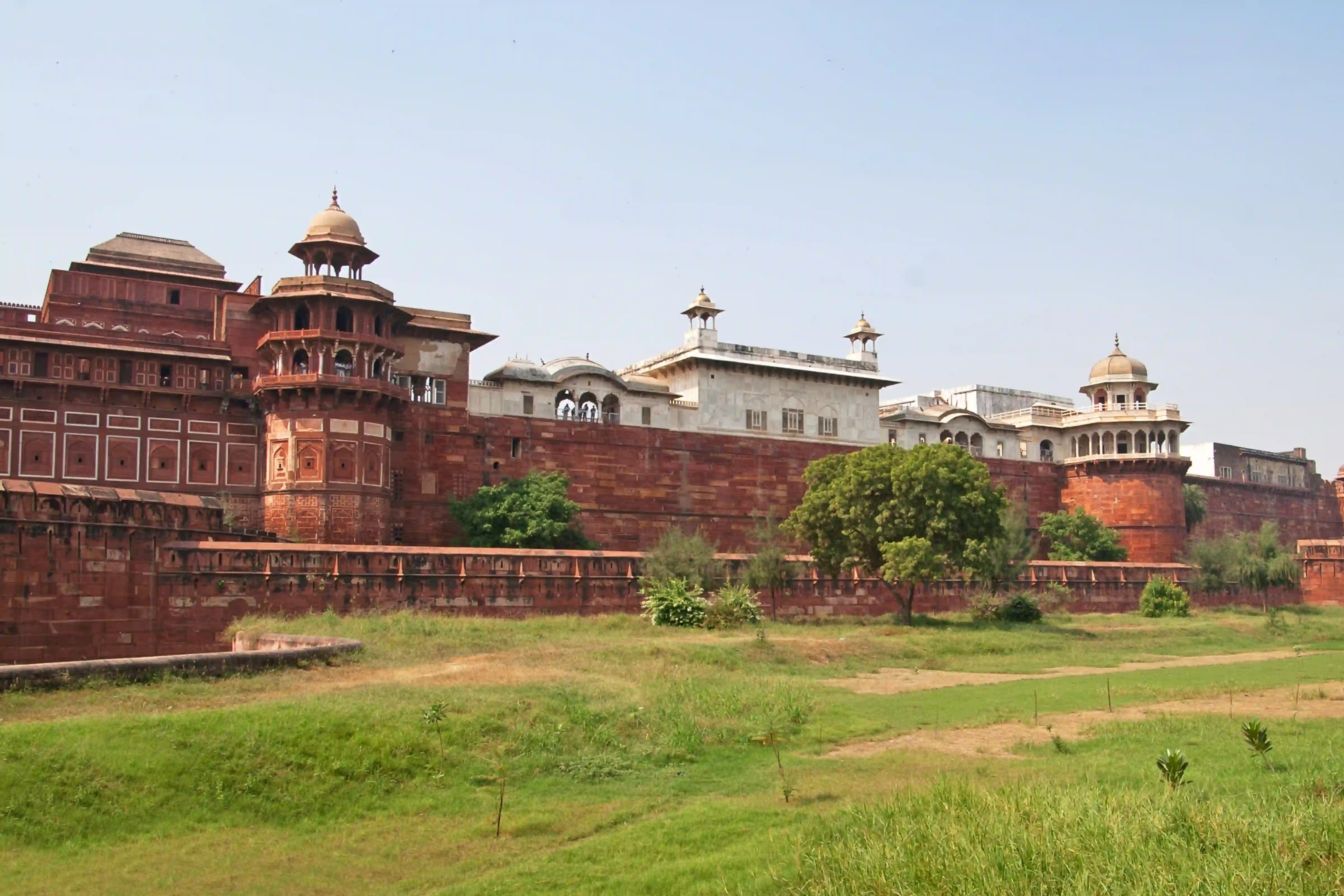 From Delhi: Taj Mahal and Agra Tour By Gatimaan Express Train