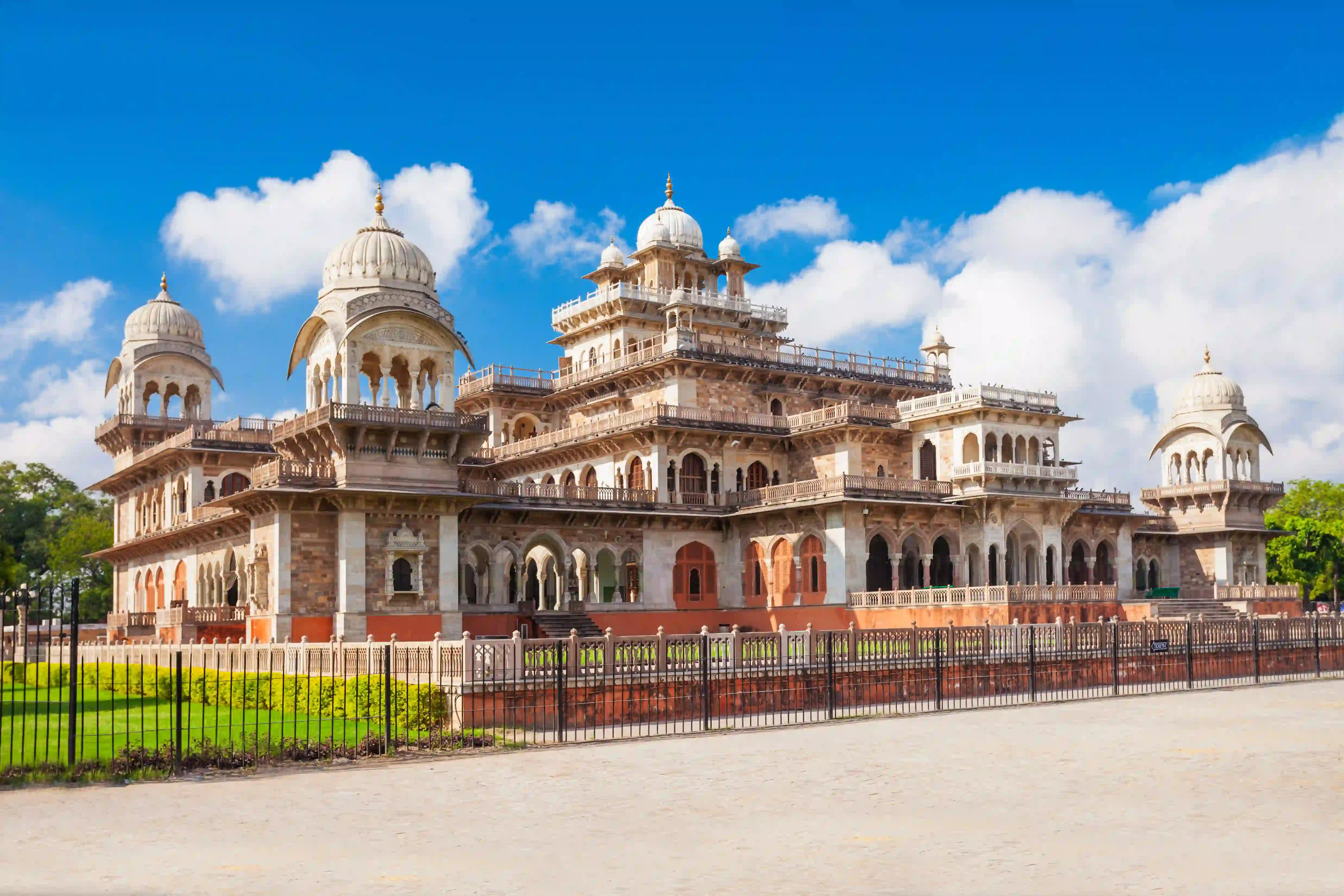 From Delhi: Jaipur City Private Day Tour by Fast Train