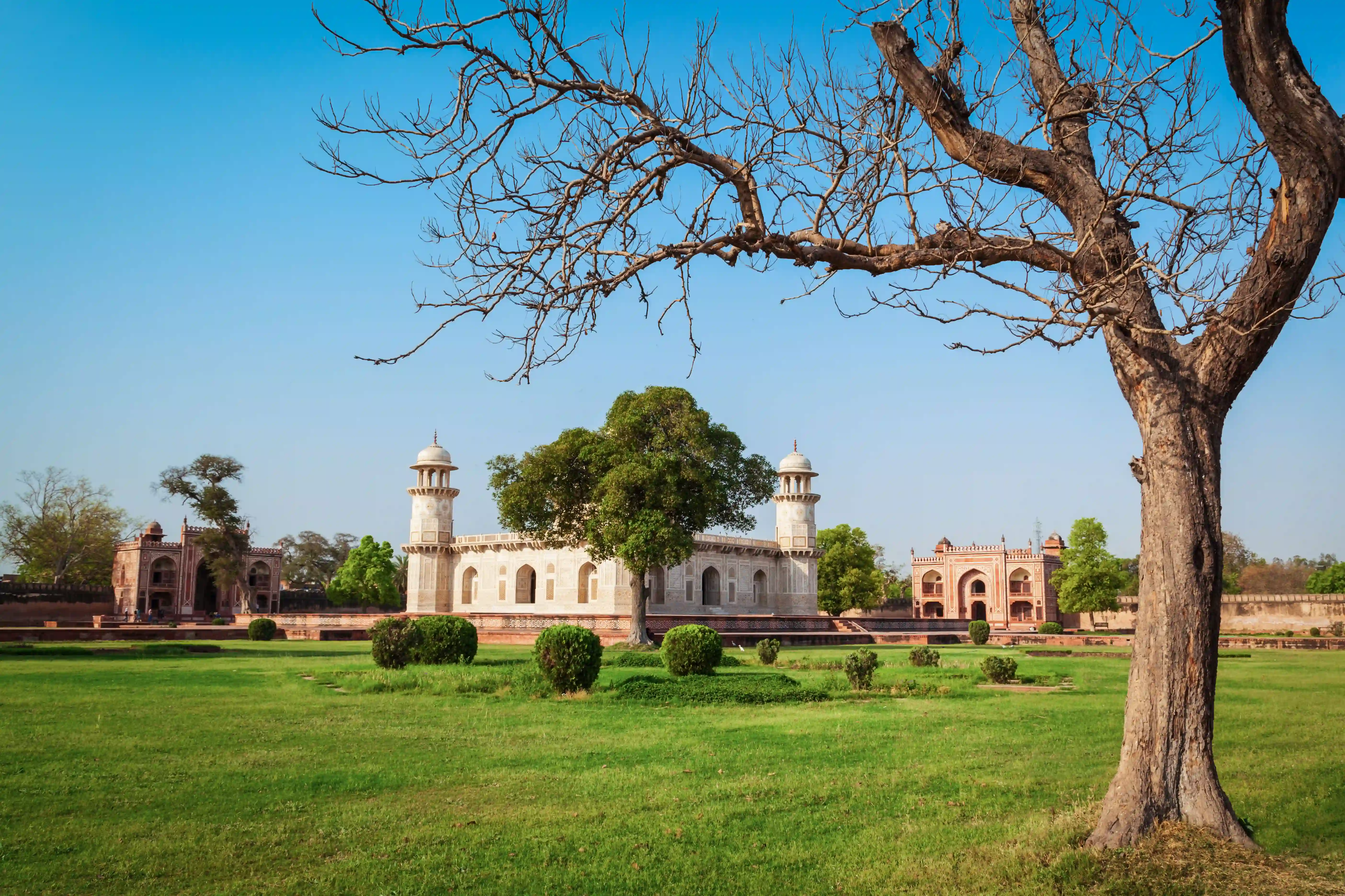 Taj Mahal Tour From Delhi By Premium Car