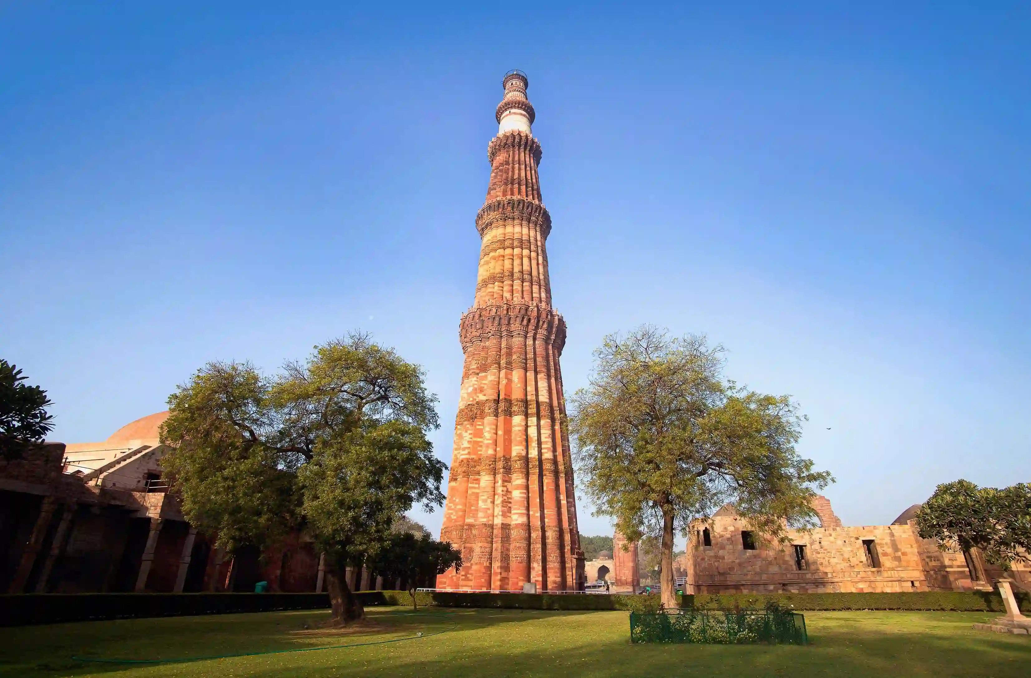 6-hour Tour of Delhi Temples & Spiritual Sites